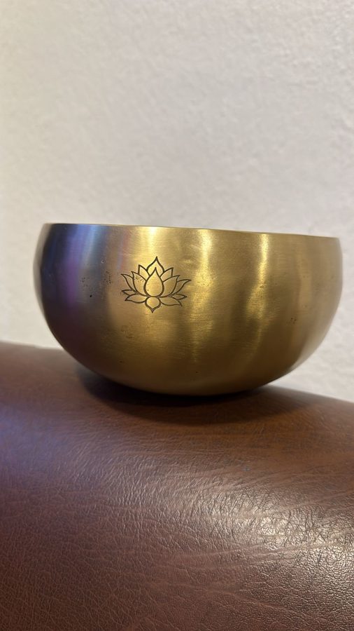 Yoga singing bowl
